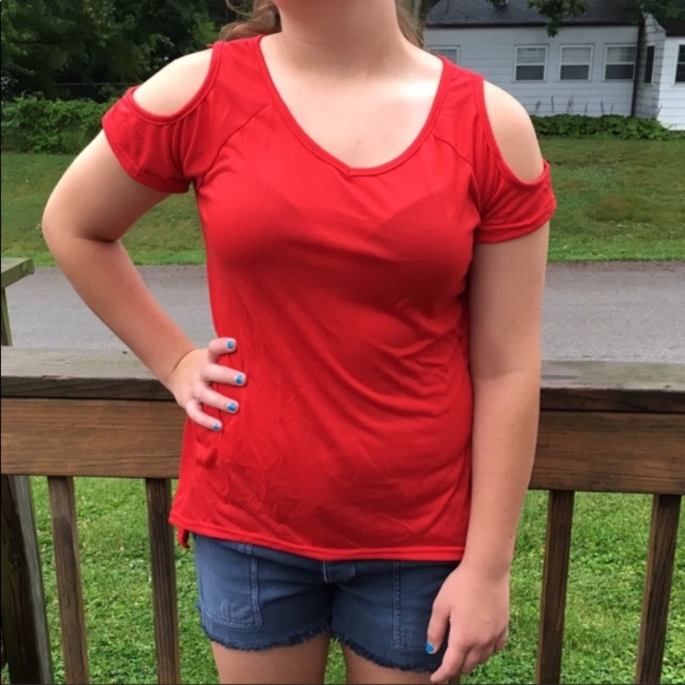 Bright Red Cold-Shoulder Sharkbite Top! NEW! - Picture 7 of 10